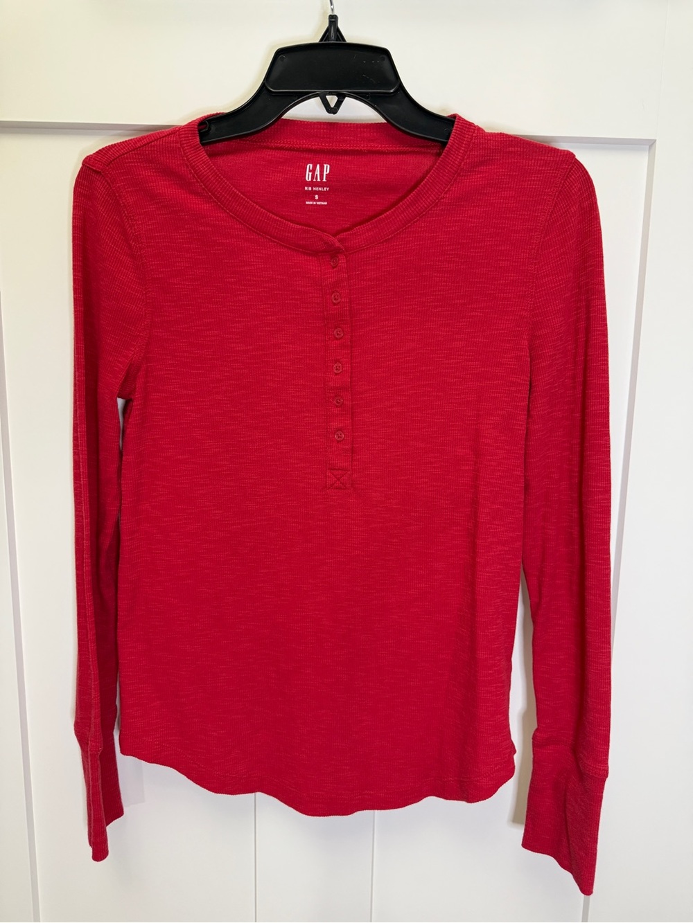 GAP Long Sleeve Henley Tee in Red